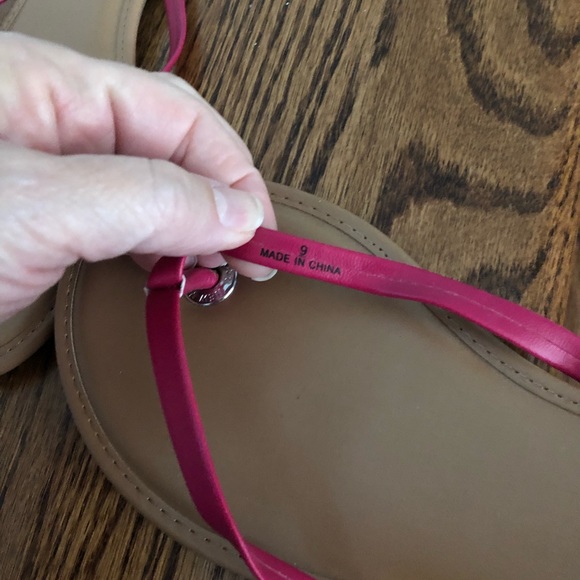 **3 FOR $12**🛍️ Ladies Thong Sandal - Picture 4 of 5